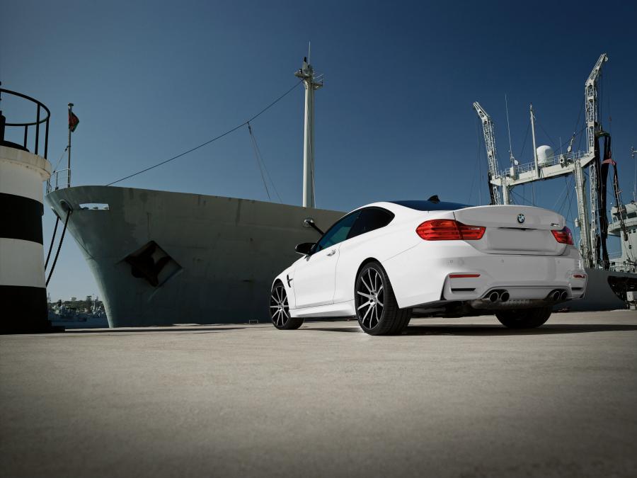  BMW M4 Coupe by AEZ Straight 2015 года  (фото 6 из 17)